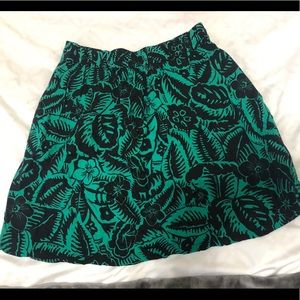 Green and black Stradivarius skirt